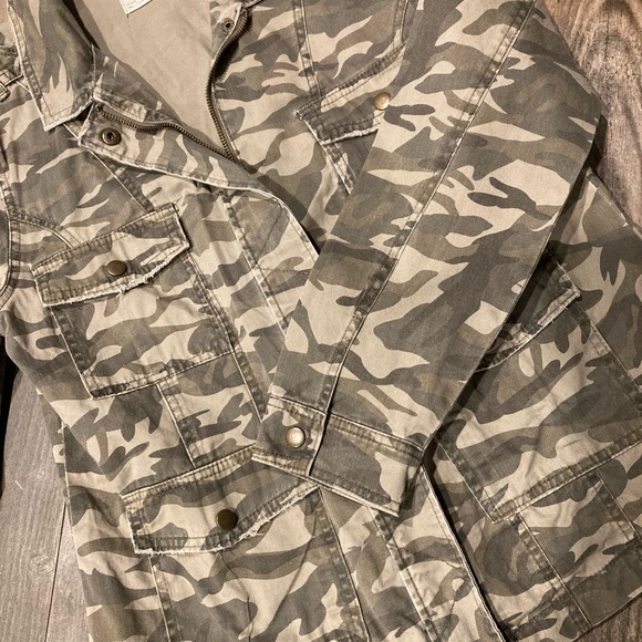 Army Jacket - Picture 3 of 3